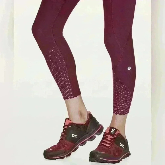 Lululemon Tight Stuff Tight II 25" size 4 like new condition 
Deep Ruby - Picture 4 of 16